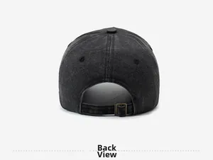 Vista posteriore del cappellino da baseball nero lavato con fibbia in metallo regolabile