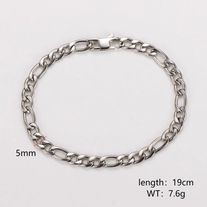 Detailed view of 5mm silver stainless steel Figaro chain bracelet with specifications