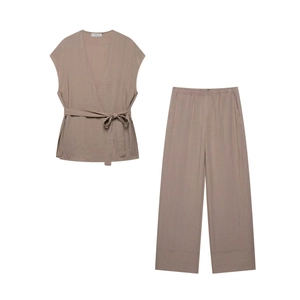 Set donna 2 pezzi color talpa con top a portafoglio senza maniche e pantaloni larghi