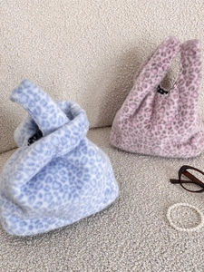 Sacs à main cœur léopard en fausse fourrure bleu clair et rose avec poignée nouée