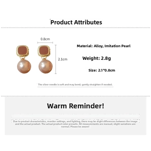 Detailed technical specifications for pearl earrings with alloy material and 2.8g weight