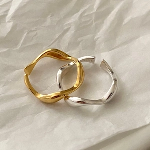 Minimalist 925 sterling silver open rings with irregular wave design in gold and silver