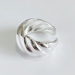 Minimalist 925 sterling silver twisted rope open ring with S925 hallmark on white background