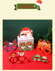 Vue détaillée de lunettes de Noël en papier avec motifs de dessins animés festifs