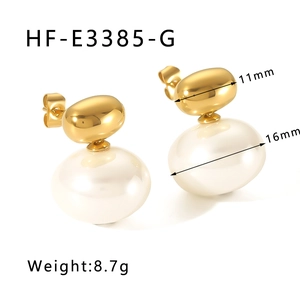Detail of gold geometric earrings with pearls, showing dimensions 11mm and 16mm