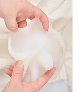 Nahaufnahme der elastischen Silikonform mit hoher Flexibilität für DIY-Handwerksprojekte