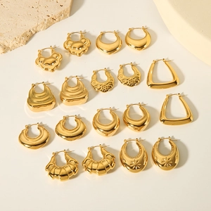 Boucles d'oreilles vintage style français plaqué or 18 carats en formes diverses