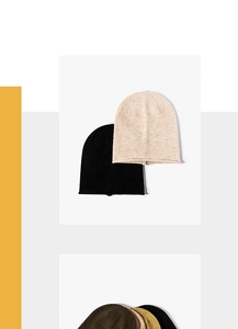 Détails de bonnets en laine tricotée en beige, noir, vert, jaune et tons marron