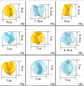 Detailed size chart for various flower and butterfly silicone baking molds weighing 10g each