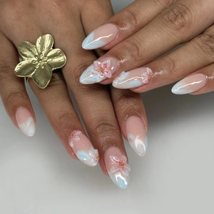 Faux Ongles Courts À Presser Forme Amande Fleurs 3D Effet Marbre Bleu Rose Nude Ongles Artificiels Pour Femmes