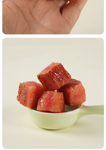 Detailed view of realistic beef cube keychain model showing meat fiber texture