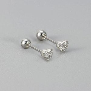 Boucles d'oreilles cœur en argent avec zircons et fermoir à vis sécurisé