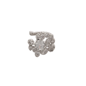 Manchette d'oreille fleurie avec zircons étincelants, design double cœur, finition argent