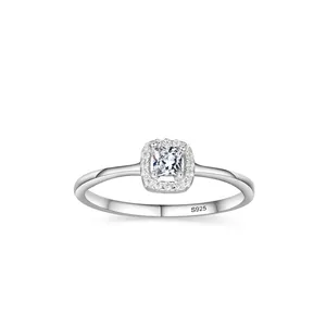 Exquisite 925 Sterling Silver Princess Cut Zirconia Halo Ring For Women Wedding Engagement Fashion Jewelry Elegant Closed Band Finger Ring