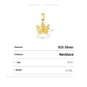 Détail du pendentif papillon en argent 925 montrant les dimensions de 8mm par 9mm