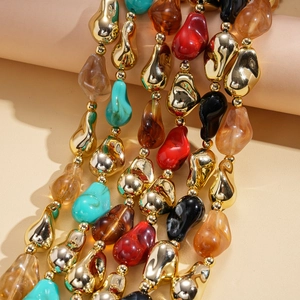 Chic multi-color acrylic beaded necklace with irregular geometric resin stones