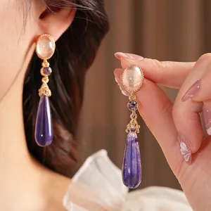 Boucles d'oreilles vintage dorées avec gouttes en résine violette et pierre rose