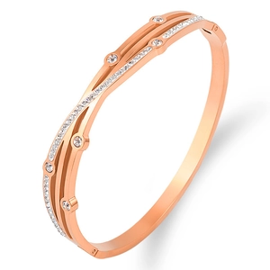 Roségoldenes mehrschichtiges Armband mit Zirkonia-Steinen und glänzendem Finish