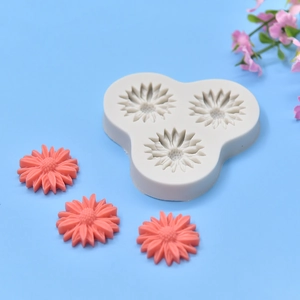 Three-cavity daisy silicone mold for DIY soap, candles, and fondant flower creations