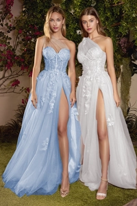 Détails des robes de soirée bleues et blanches avec broderies florales 3D et fente haute