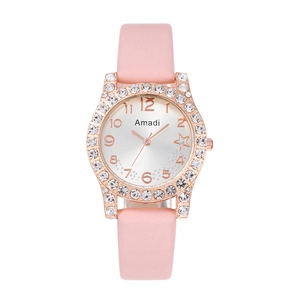 Dettaglio orologio donna quarzo con cinturino in pelle rosa e quadrante con stelle