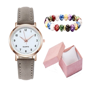 Set orologio al quarzo luminoso con cinturino grigio opaco e bracciale di perle marmorizzate