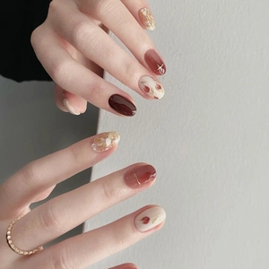 Faux Ongles Tulipe Rouge Avec Feuille D'or Dégradé Rouge Vin Carré Court Brillant Ongles Artificiels Pour Femmes