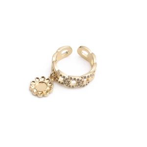 Adjustable gold chain ring with sparkling zircons and a sun flower charm pendant