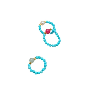 Elastic stretch ring set featuring turquoise beads and natural freshwater pearls