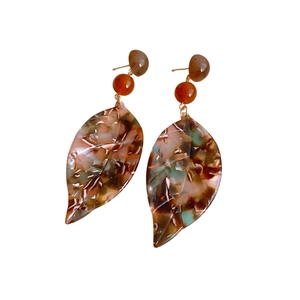 Vintage tortoiseshell acetate leaf drop earrings with amber brown marble texture