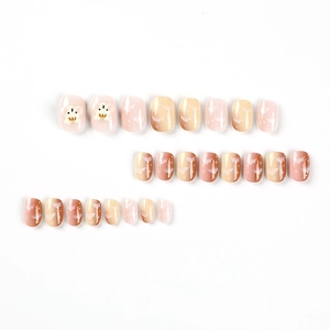Set unghie finte orsetto marrone con ciondoli 3D e design a nuvola rosa sfumato