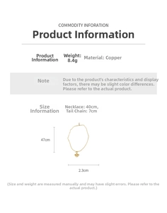 Vue détaillée du collier doré avec pendentif feuille en éventail et spécifications