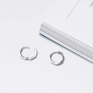 Elegant s925 silver hexagonal hoop earrings with minimalist geometric design