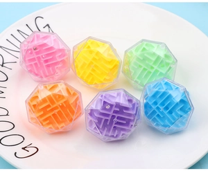 Lot de six boules de labyrinthe 3D géométriques aux couleurs vives et saturées