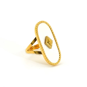 Bague dorée en acier inoxydable avec incrustation coquille ovale et motif géométrique
