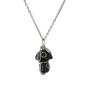Collana con ciondolo a fungo fatta a mano in pietra naturale nera e filo d'argento