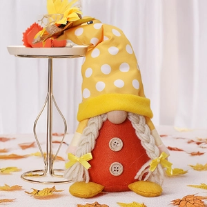 Gnomo autunnale in feltro con cappello di girasole per decorazioni del ringraziamento