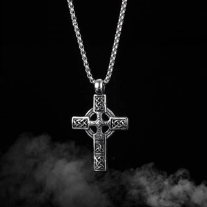Collana da uomo con ciondolo a croce celtica in acciaio inossidabile dal design retrò