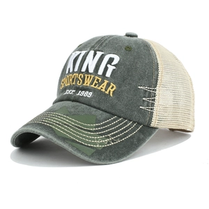 Cappellino trucker verde con ricamo 3D King Sportswear e rete beige traspirante