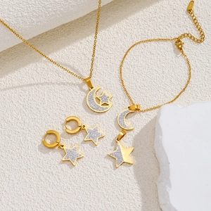 Ensemble de bijoux en acier inoxydable plaqué or 18k avec pendentifs étoile, lune et zircons