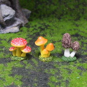 Miniature resin mushroom figurines set for moss micro landscape and garden decor