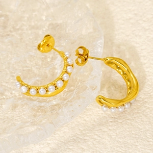 Elegant 18k gold-plated C-shaped stainless steel earrings with white pearls for women