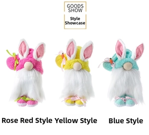 Trois gnomes de Pâques colorés avec oreilles de lapin, barbe blanche et petites carottes