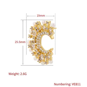 Elegant gold moon-shaped C-hoop earrings with pearls and zircon, 25.5mm drop size