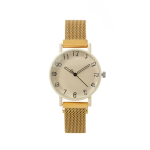 Montre à quartz dorée pour femme avec cadran crème et bracelet en maille milanaise