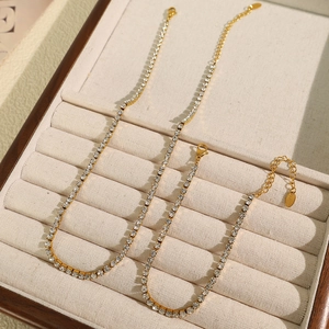 Mode Acier Titane Plaqué Or Collier et Bracelet Tennis pour Femmes Collection de Bijoux Incrustés de Strass Blancs Brillants
