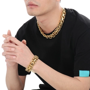 Men's chunky gold-plated stainless steel interlocking chain necklace and bracelet set