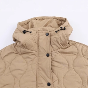 Women quilted hooded jacket in khaki with classic pattern and drawstring hood detail
