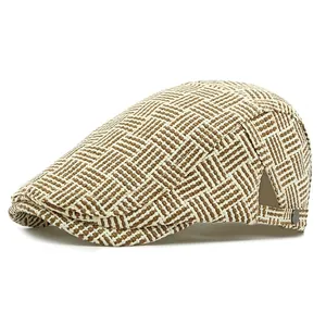 Herren Stroh-Baskenmütze mit Vintage-Karo-Muster und Metallknopf-Detail