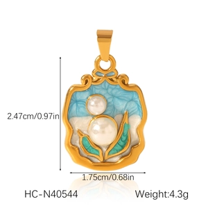 Detailed view of ocean style gold-plated pendant with dimensions and weight parameters